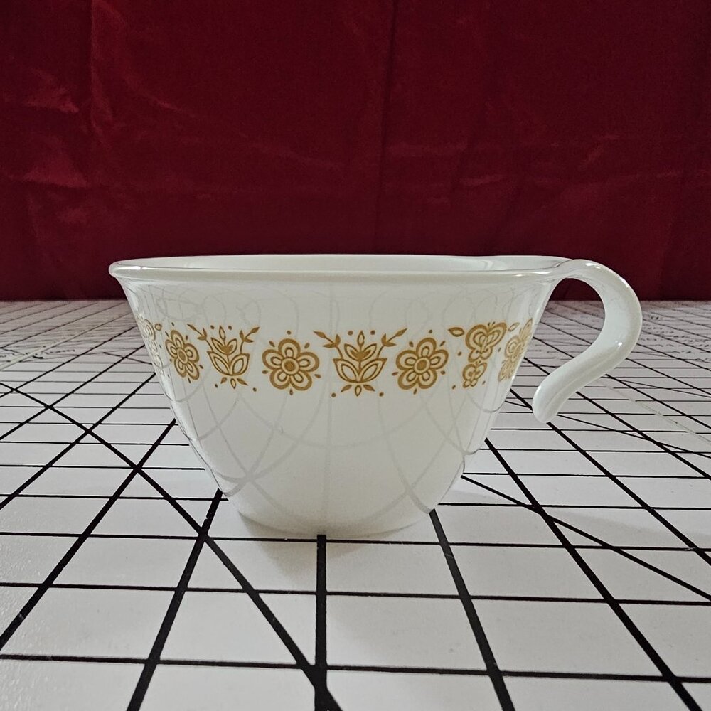 Vintage 1970 Butterfly Gold (Corelle) by Corning/ Pyrex flat cup